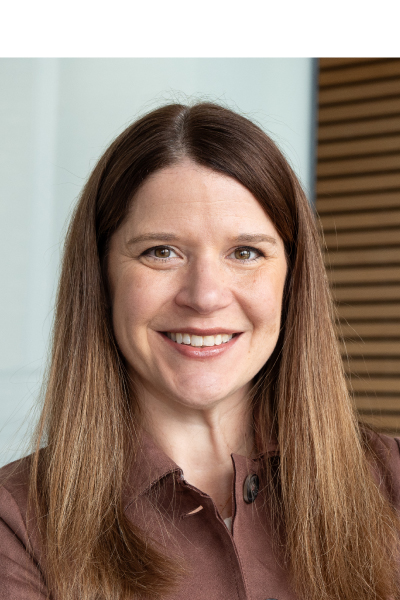 Photo portrait of Stephanie Moulton