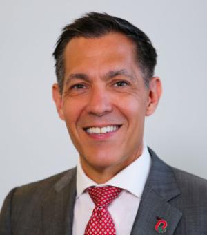 Photo portrait of Erik Porfeli